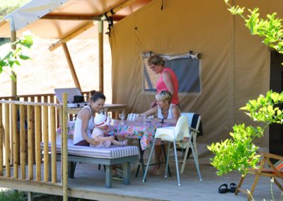 Safaritent Lodgetent with kinds in Le Marche